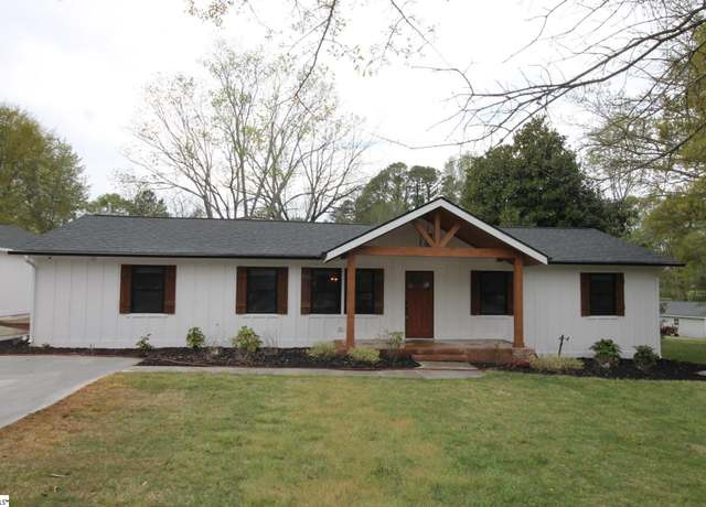 Property at 107 Lori Dr, Simpsonville, SC 29681, 5 beds, 3.5 baths