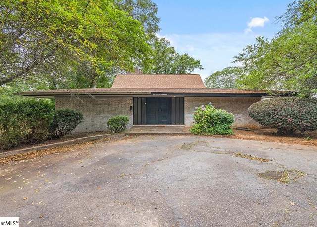 Property at 118 Ridgeland Dr, Greenville, SC 29601, 3 beds, 3.5 baths