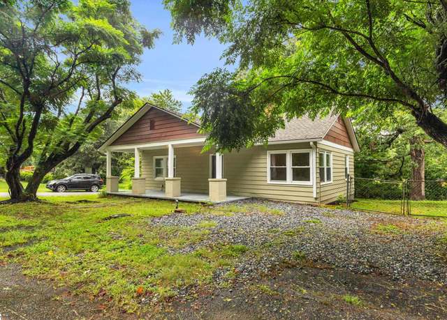 Property at 310 Lexington St, Chesnee, SC 29323, 2 beds, 1.5 baths