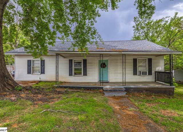 Property at 2 Woodward St, Greenville, SC 29611, 4 beds, 2 baths