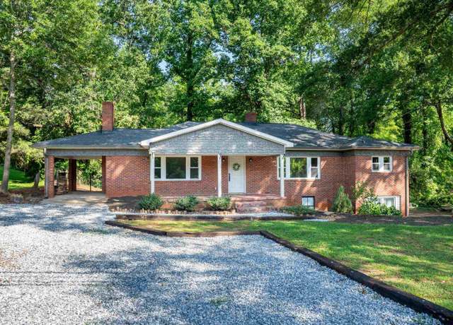 Property at 174 Spartanburg Rd, Duncan, SC 29334, 3 beds, 2 baths