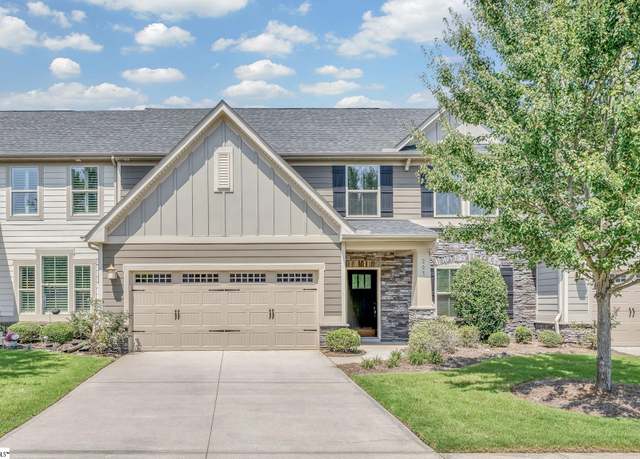 Property at 207 Ragin Ct, Simpsonville, SC 29681, 3 beds, 2.5 baths