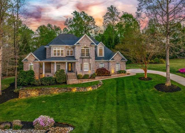 Property at 127 Warren Dr, Easley, SC 29640, 5 beds, 3.5 baths