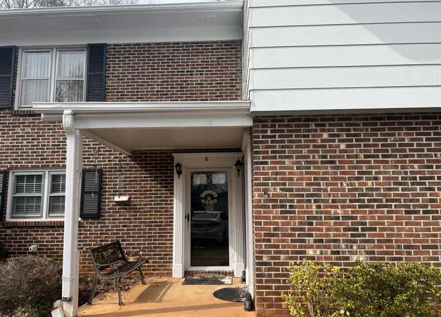 Property at 5 Overview Ter, Spartanburg, SC 29307, 2 beds, 2.5 baths