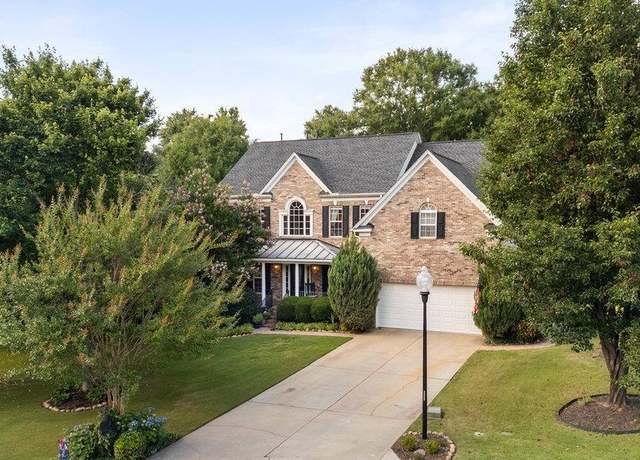 Property at 8 Fullerton Ct, Simpsonville, SC 29681, 4 beds, 2.5 baths