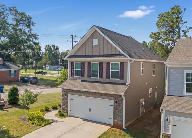 Property at 105 Magnolia St, Reidville, SC 29388, 3 beds, 2.5 baths