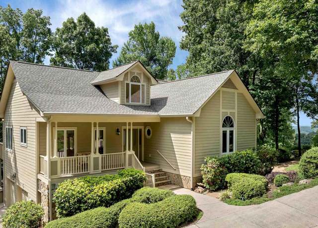 Property at 15 Grosbeak Way, Landrum, SC 29356, 4 beds, 3 baths