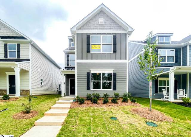 Property at 667 Columbus Cir, Simpsonville, SC 29680, 3 beds, 2.5 baths
