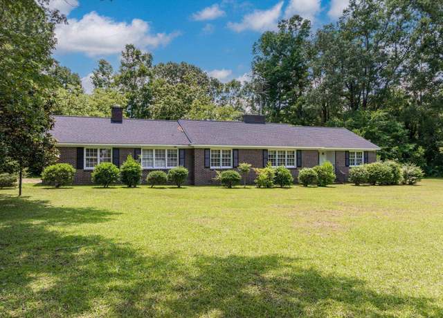 Property at 114 York St, Clinton, SC 29325, 3 beds, 2 baths