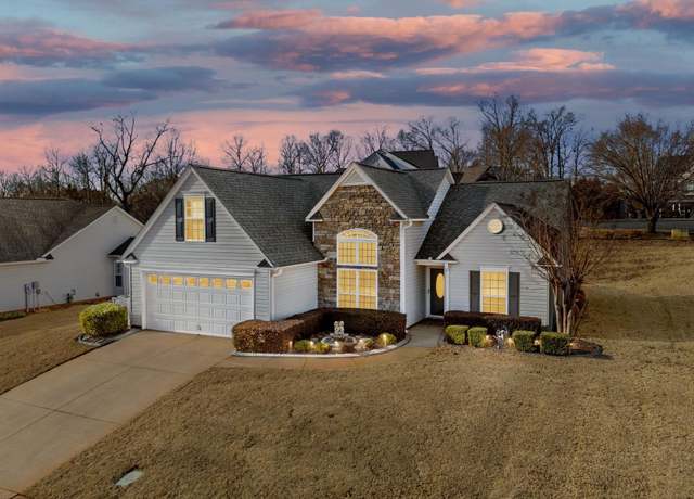 Property at 340 Milhaven Dr, Spartanburg, SC 29301, 3 beds, 2 baths