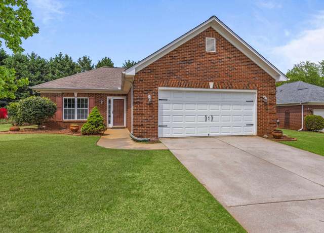 Property at 813 Palomino Ct, Simpsonville, SC 29681, 3 beds, 2 baths