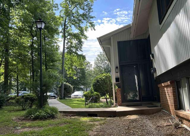 Property at 111 Briarview Cir, Greenville, SC 29615, 3 beds, 2.5 baths