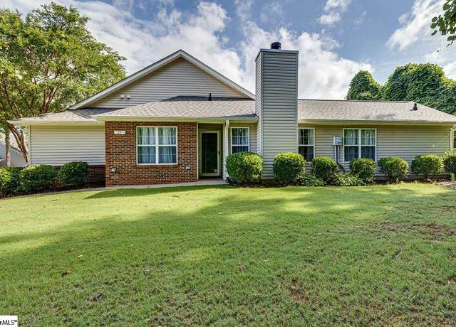 Property at 27 Enoree View Dr, Greer, SC 29650, 3 beds, 2.5 baths