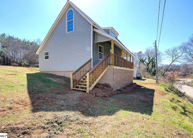 Property at 20 E Pine St, Startex, SC 29377, 3 beds, 2 baths