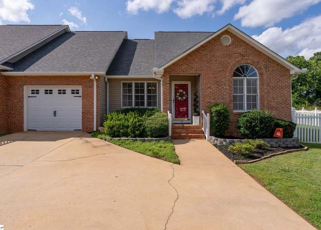 Property at 104 River Oaks Cir, Piedmont, SC 29673, 3 beds, 2 baths