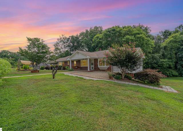 Property at 201 Carpenter Dr, Landrum, SC 29356, 4 beds, 4.5 baths