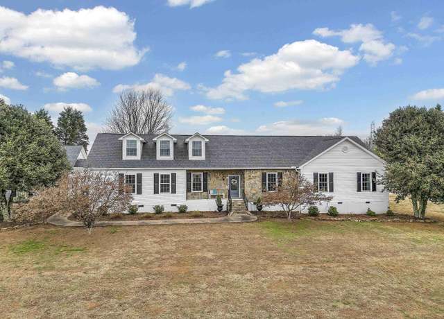 Property at 121 Eastlake Dr, Spartanburg, SC 29302, 4 beds, 2.5 baths