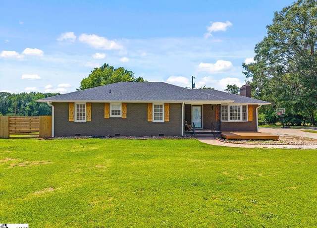 Property at 1051 Dalrymple Rd, Anderson, SC 29644, 4 beds, 2.5 baths