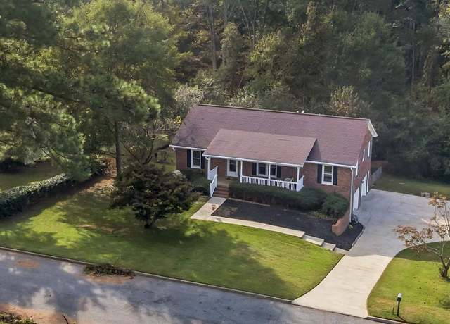 Property at 400 Quail Run Cir, Fountain Inn, SC 29644, 3 beds, 2 baths