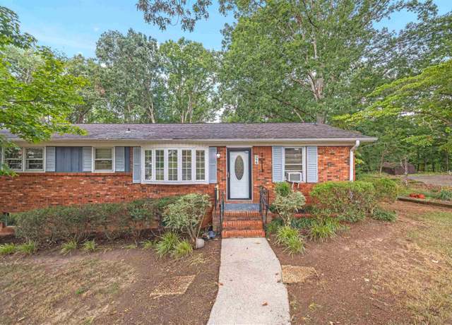 Property at 24 Bluffside Dr, Greenville, SC 29611, 3 beds, 2 baths