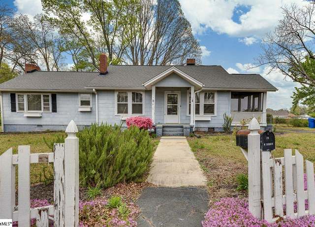 Property at 20 N Davis Dr, Greenville, SC 29611, 2 beds, 1 bath