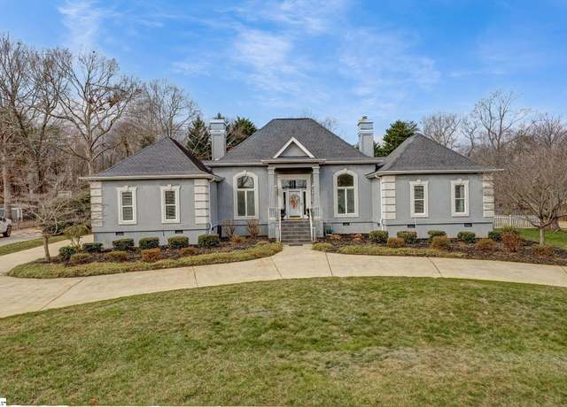 Property at 127 Linkside Dr, Taylors, SC 29687, 3 beds, 2.5 baths