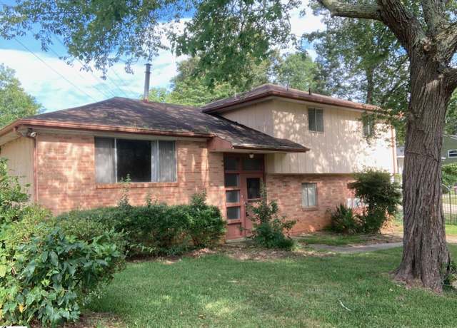 Property at 423 Fairmont Dr, Greenville, SC 29605, 3 beds, 1.5 baths