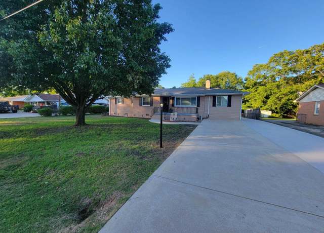 Property at 401 Rangeview Cir, Greenville, SC 29617, 4 beds, 2 baths