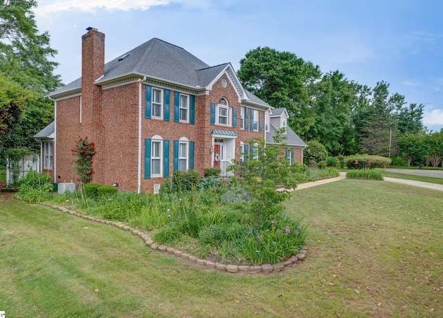 Property at 5 Bellfort Ct, Taylors, SC 29687, 4 beds, 3 baths