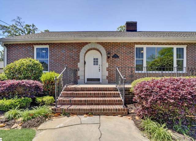 Property at 306 Hickory St, Clinton, SC 29325, 4 beds, 2 baths
