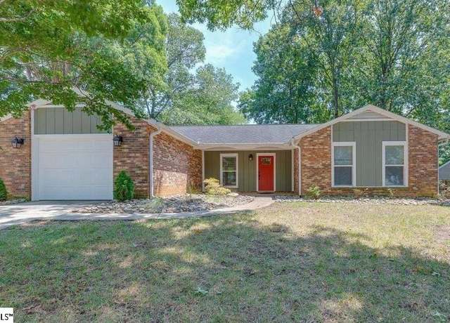 Property at 13 Clearfield Rd, Greenville, SC 29607, 3 beds, 2 baths