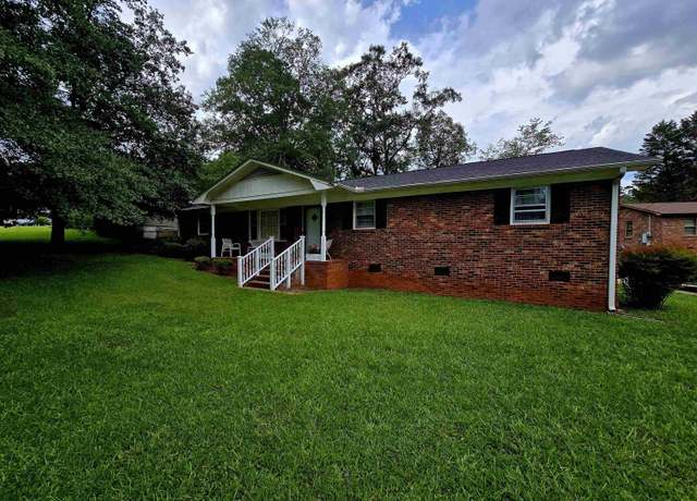 Property at 17 Vesta Dr, Greenville, SC 29611, 3 beds, 1.5 baths