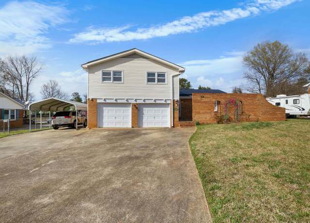 Property at 4207 Chaffee Rd, Spartanburg, SC 29301, 4 beds, 2.5 baths