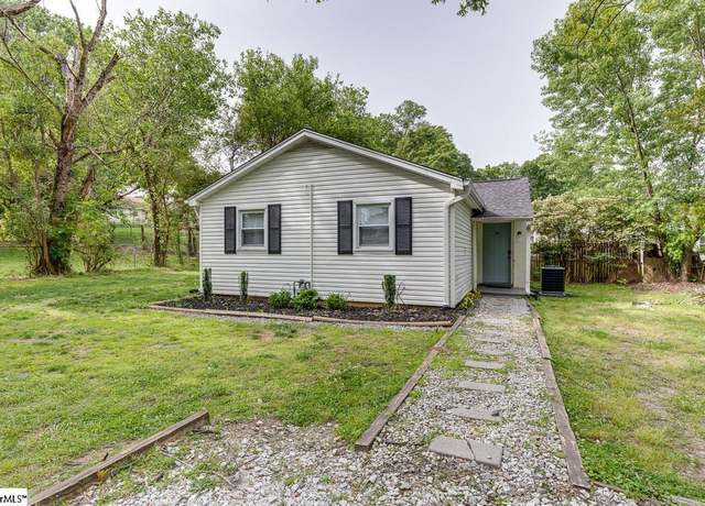 Property at 19 Adger St, Greenville, SC 29605, 2 beds, 1 bath