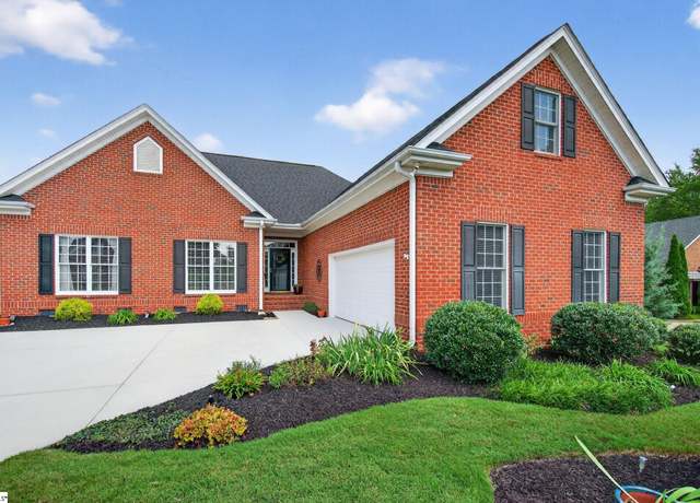 Property at 4 Audrey Ln, Greenville, SC 29615, 3 beds, 2 baths