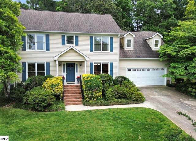 Property at 111 Golf View Ln, Greenville, SC 29609, 3 beds, 2.5 baths