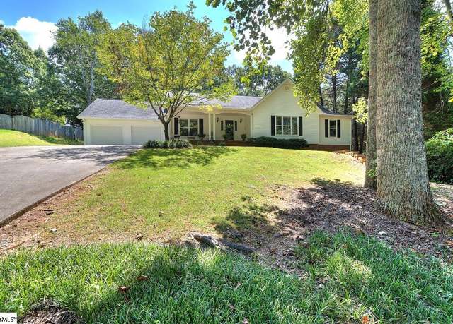 Property at 116 Halifax Rd, Easley, SC 29640, 4 beds, 3.5 baths