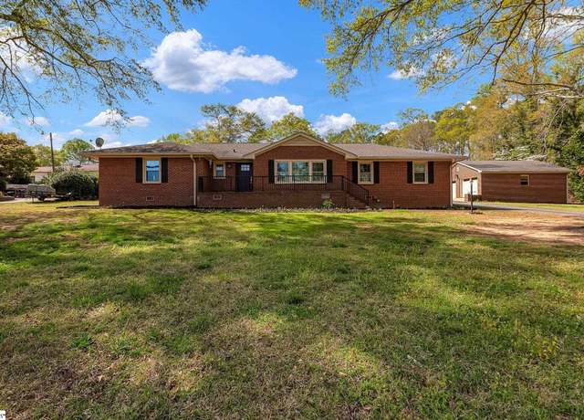 Property at 108 Pine Rd, Laurens, SC 29360, 3 beds, 2 baths