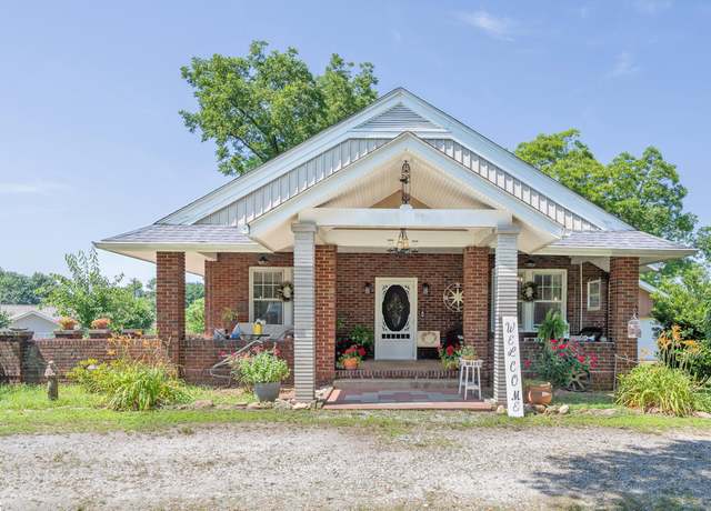Property at 525 Crane Ave, Greenville, SC 29617, 3 beds, 2 baths