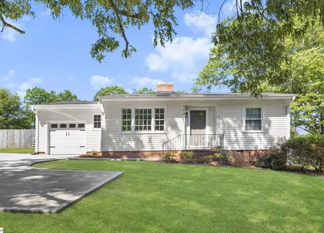 Property at 194 Keith Dr, Greenville, SC 29607, 3 beds, 2 baths