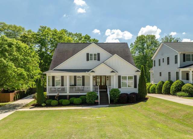 Property at 104 Brookview Cir, Greenville, SC 29605, 5 beds, 4 baths