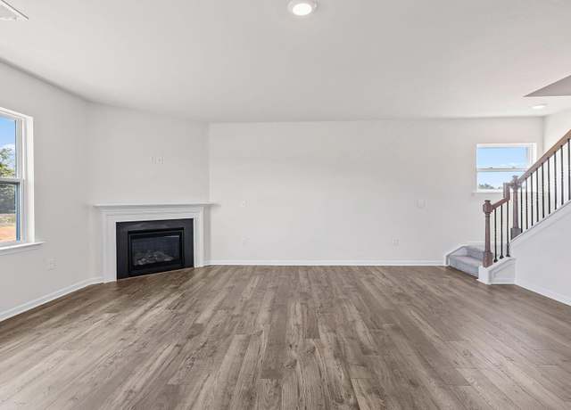 Property at 1119 White Willow Dr, Spartanburg, SC 29303, 4 beds, 2.5 baths