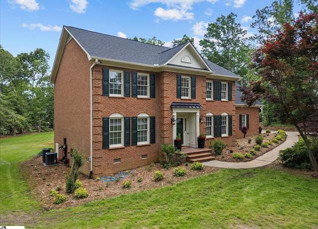 Property at 107 Shadowood Dr, Simpsonville, SC 29681, 4 beds, 2.5 baths