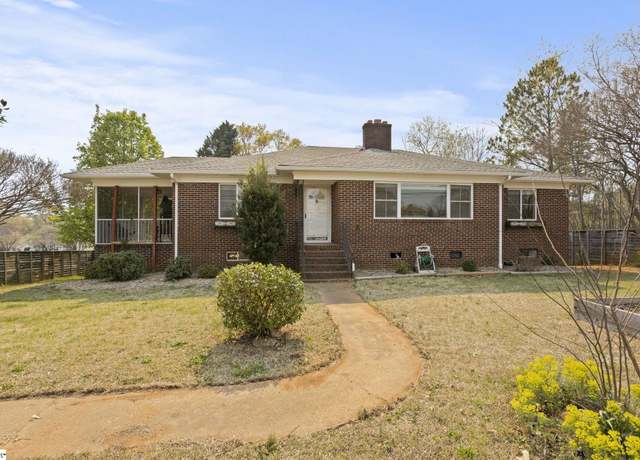 Property at 1801 N Pleasantburg Dr, Greenville, SC 29609, 3 beds, 2.5 baths