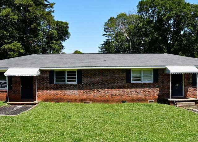 Property at 394 Sequoia Dr, Spartanburg, SC 29306, 4 beds, 2 baths