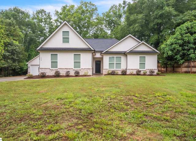 Property at 104 Woodland Ln, Williamston, SC 29697, 3 beds, 2 baths