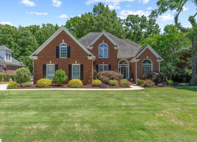 Property at 101 Huddersfield Dr, Simpsonville, SC 29681, 4 beds, 3.5 baths