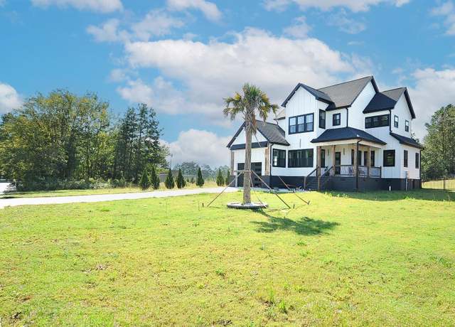 Property at 125 Patton St, Fountain Inn, SC 29644, 3 beds, 2.5 baths
