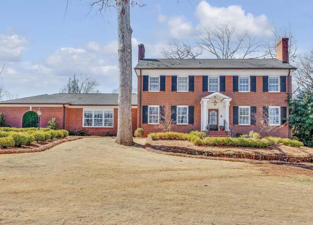 Property at 50 Stonehaven Dr, Greenville, SC 29607, 5 beds, 4.5 baths