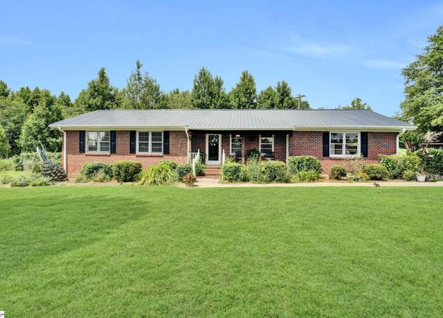 Property at 214 Lakeview Ter, Simpsonville, SC 29681, 3 beds, 1.5 baths